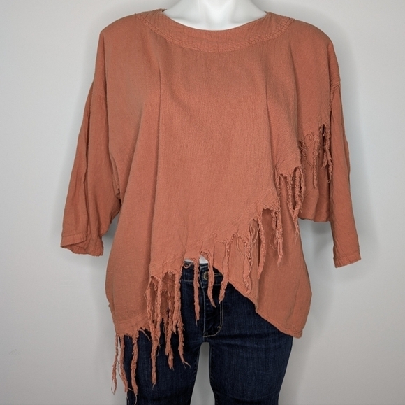 ✨3/$15 Burnt orange fringe cross over front short sleeve top L - Picture 1 of 6